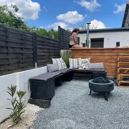 Beautiful With Private Plunge Pool/hot Tub - 40 Mins From Puy Du Fou 度假居